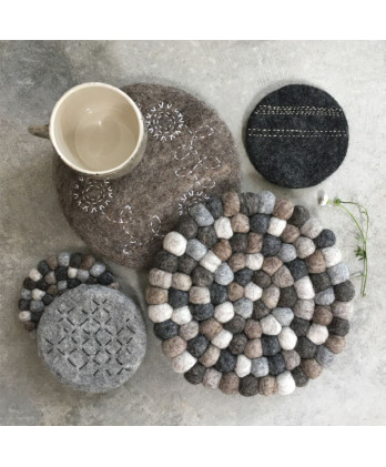 Φελτ Βάση Με Καρέ Γκρί 10 εκ.