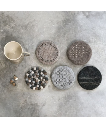 Φελτ Βάση Με Καρέ Γκρί 10 εκ.