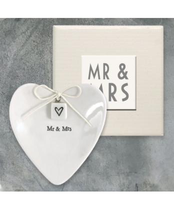 Πιατάκι Απο Λευκή Πορσελάνη Σε Σχήμα Καρδια Για Τα Δαχτυλίδια Mr & Mrs 8,5 εκ.