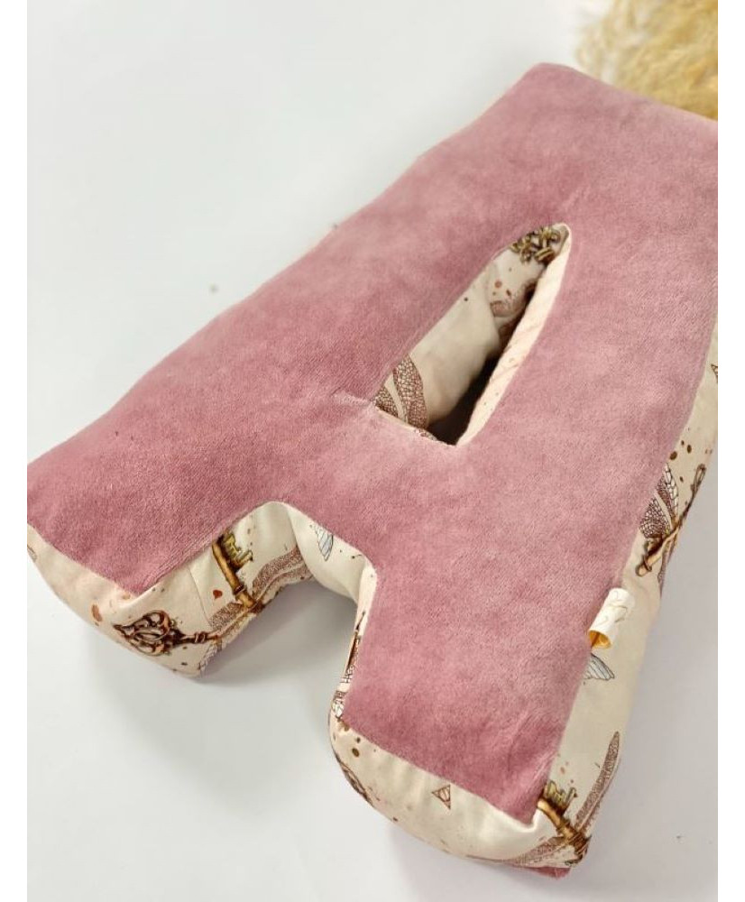 Παιδικό διακοσμητικό μαξιλάρι μονόγραμμα Winged Keys