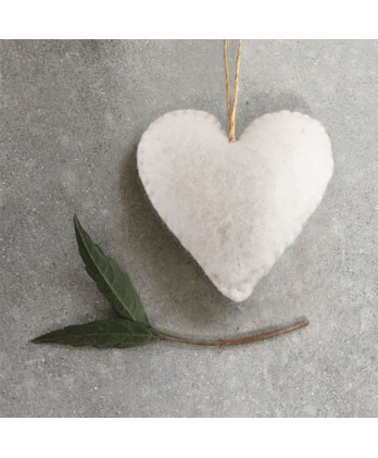 Κρεμαστή Καρδιά Λευκή Φέλτ 8εκ