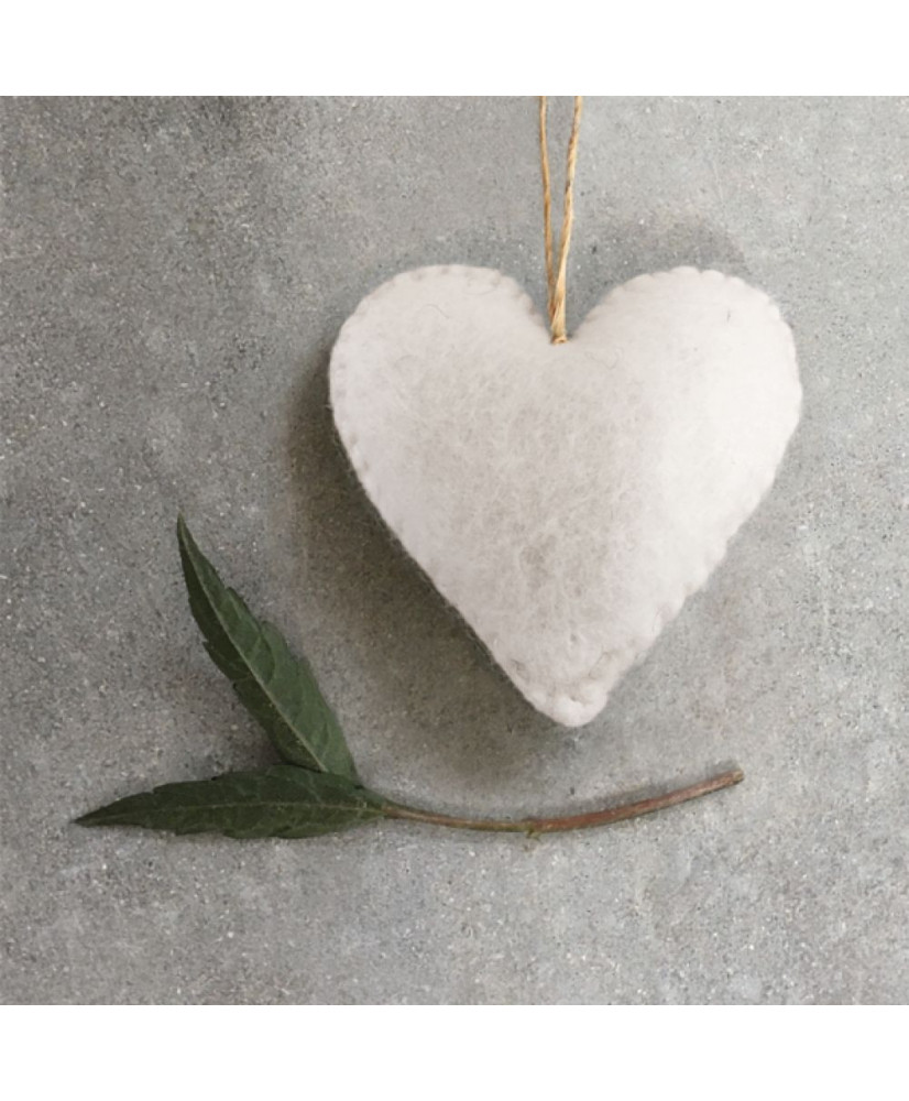 Κρεμαστή Καρδιά Λευκή Φέλτ 8εκ
