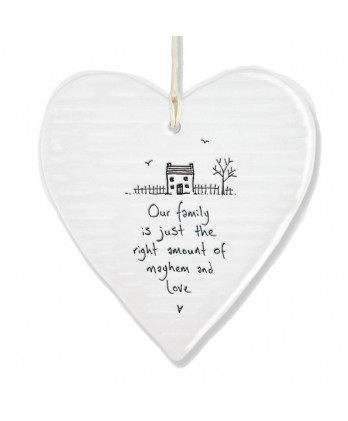 Κρεμαστή Καρδιά Στρογγυλή Από Πορσελάνη Our Family Is Mayhem And Love