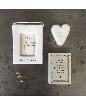 Σπιρτόκουτο – Paw Prints