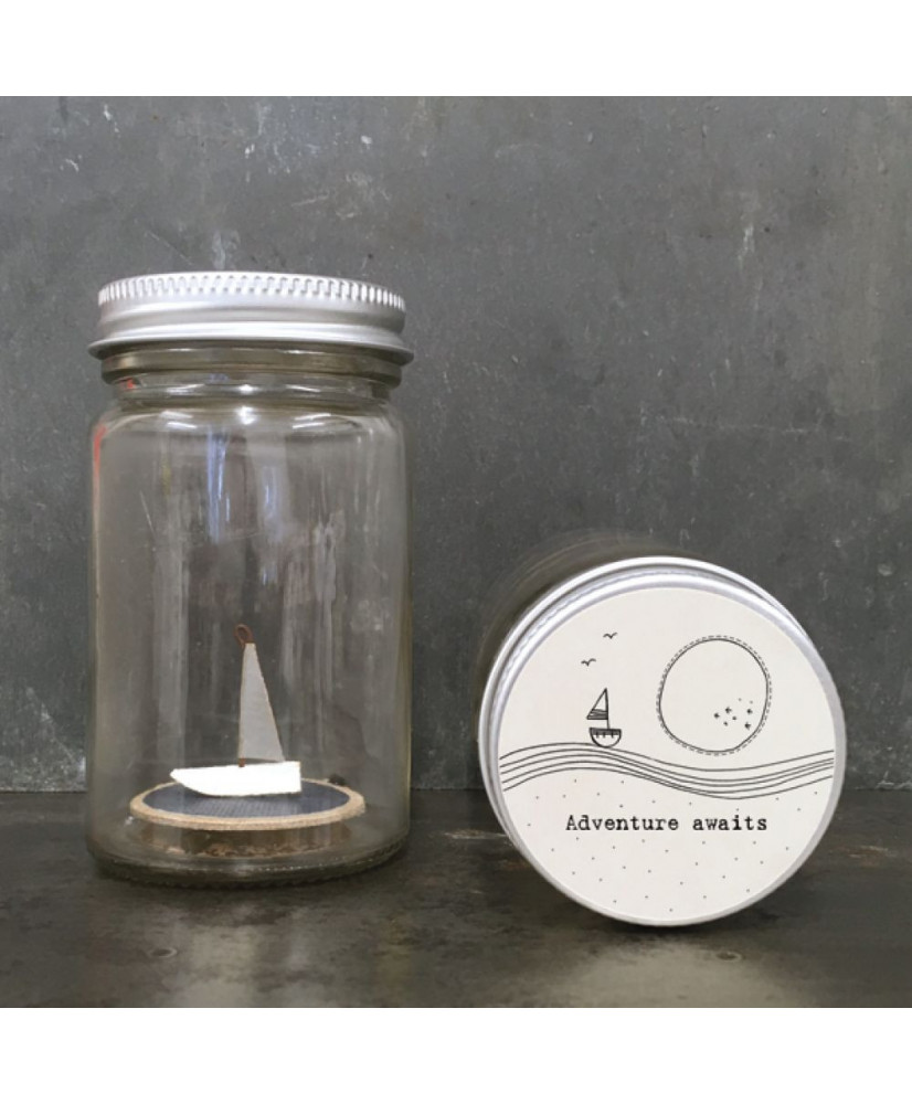 Βάζο Με Ξύλινο Καραβάκι Και Μήνυμα Adventure Awaits 5x9,5εκ