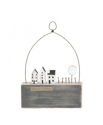 Ξύλινο Με Κρεμαστό Θέμα Σπίτι – Φράκτης Και Μήνυμα Family is everything…