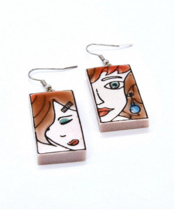 Σκουλαρίκια Faces, λευκά με ανοιχτό καφέ