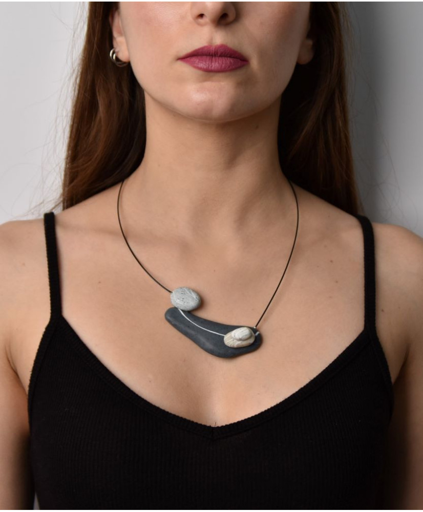 Μενταγιόν απομίμηση βότσαλων μαύρο με γκρι