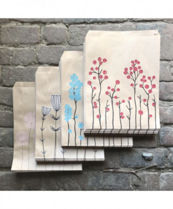 Σακουλάκια Σε Καφέ Χρώμα Με Σχέδιο Ροζ Μαργαρίτες 20,4x27,1x3εκ