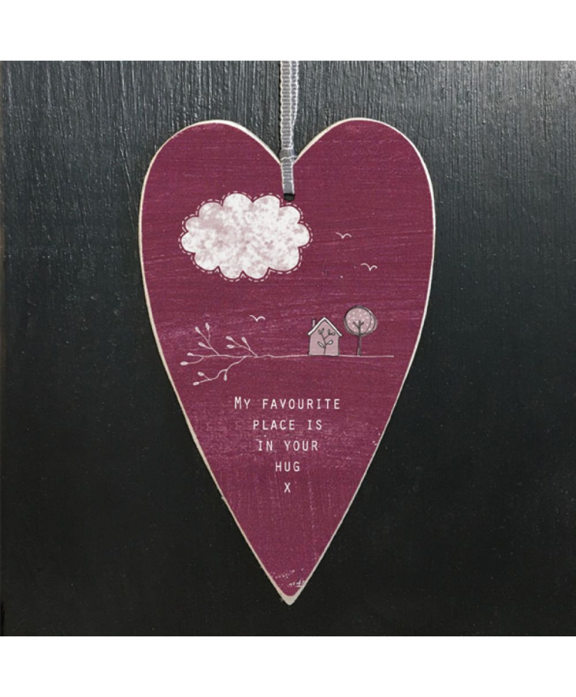 Ετικέτα καρδιά Σε Κόκκινο Χρώμα Με Μήνυμα Favourite place in your hug…