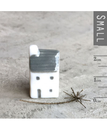 Πορσελάνινο σπίτι Νο:4 2,5x1,5 εκ.