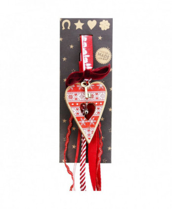 Γούρι Με Ξύλινη Μακρυά Καρδιά Και Κουδουνάκι