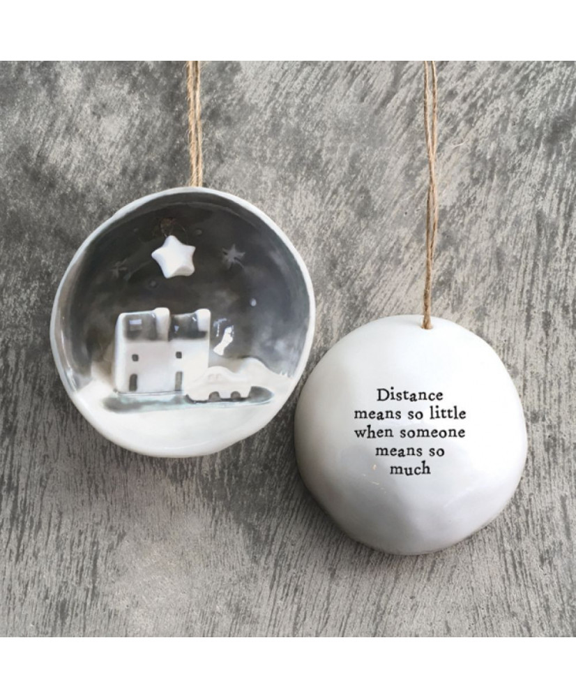 Μπάλα Πορσελάνη Μισή Με Μήνυμα Distance means… 7,7εκ