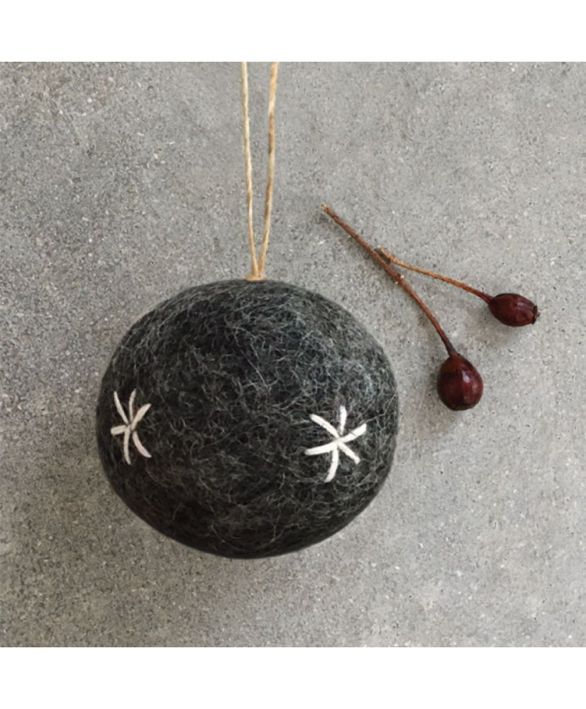 Μπάλα Γκρι Από Φλετ Και Λευκό Κέντημα 5εκ