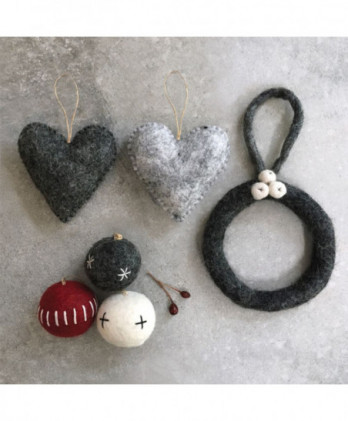 Μπάλα Γκρι Από Φλετ Και Λευκό Κέντημα 5εκ