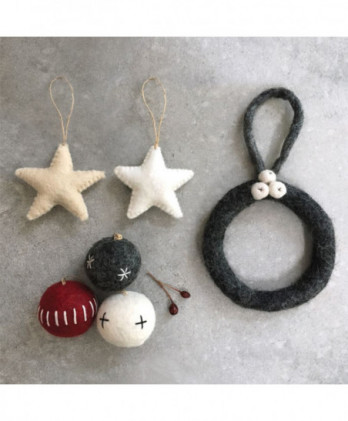 Μπάλα Κόκκινη Από Φλετ Και Λευκό Κέντημα 5εκ